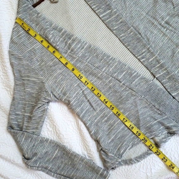 Sweet Gray Open Cardigan Sweater in Gray, Size Medium - Picture 13 of 16